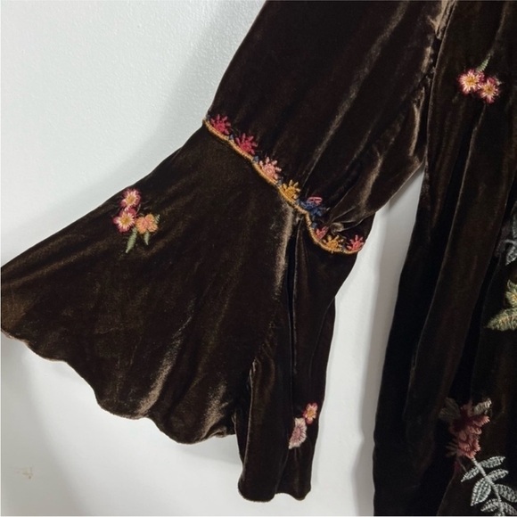 Johnny Was Sisilia Embroidered Velvet Peasant Blouse and cropped pant set  NWT - Picture 10 of 14